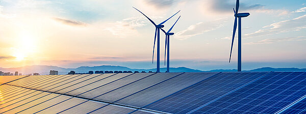 Windräder und Solaranlagen