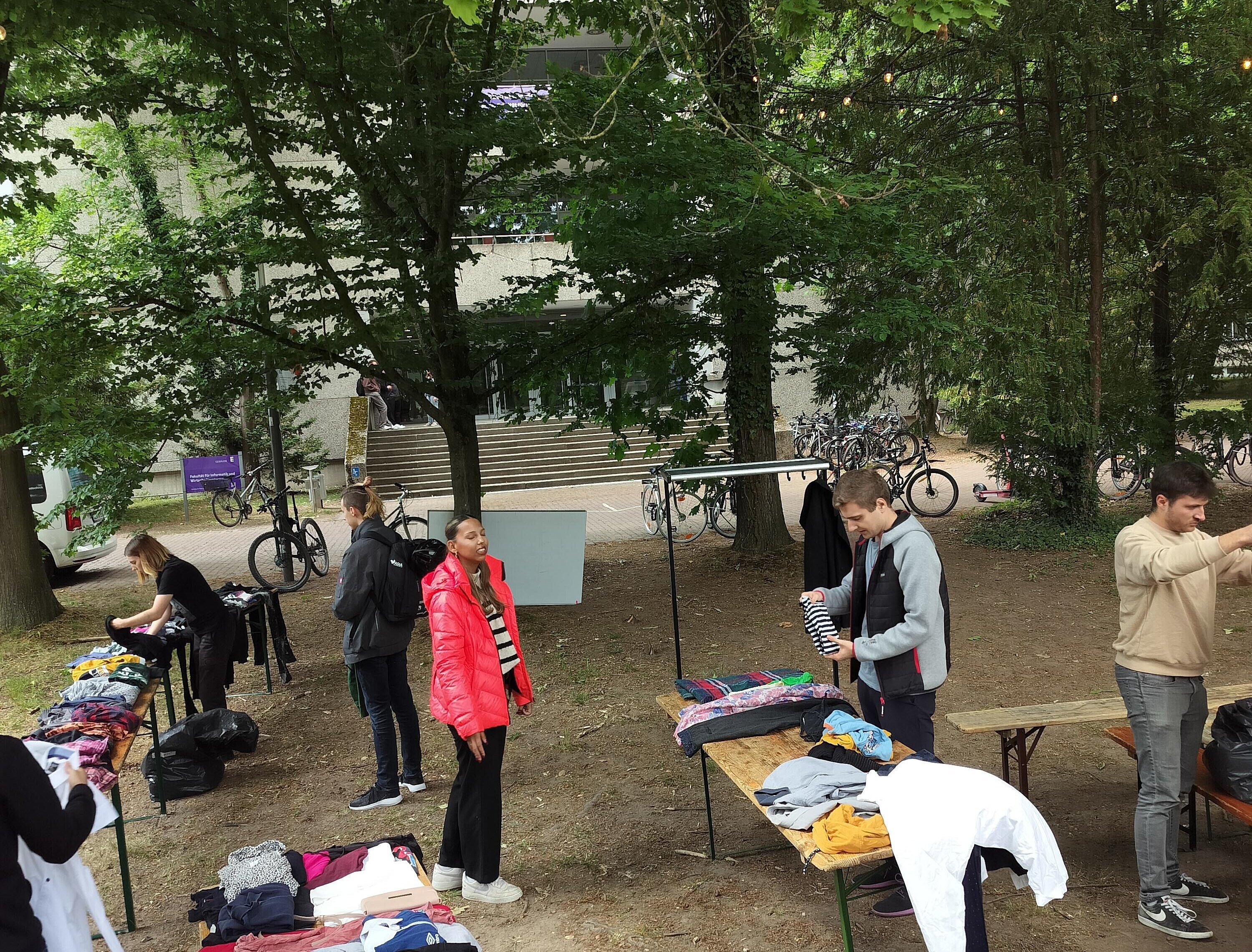 Kleidertausch des Green Office HKA