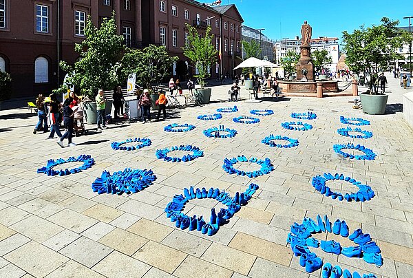Blue Demonstration auf dem Karlsruher Marktplatz