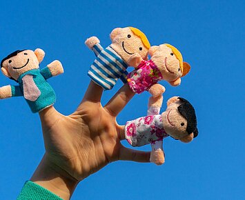 Frau Grashalm kommt: Fingerpuppen basteln