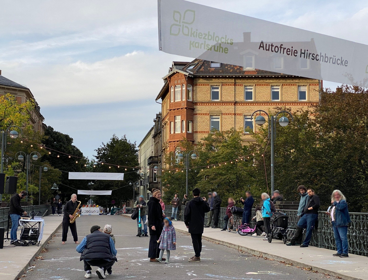 Foto von Aktion Kiezblocks, Kreidezeichnungen auf Straße